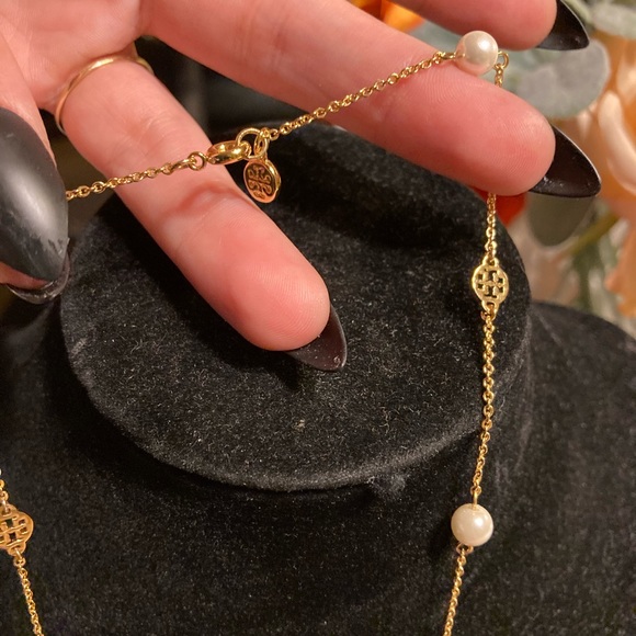 ✨HP✨Tory Burch Pearl And Logo Necklace - Picture 10 of 11